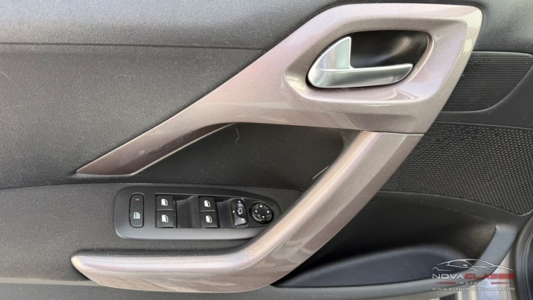 Peugeot 2008 1.2i Active