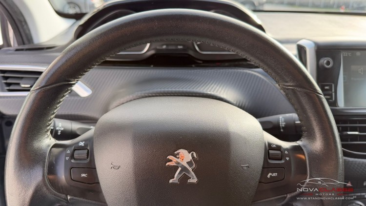 Peugeot 2008 1.2i Active