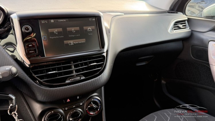 Peugeot 2008 1.2i Active