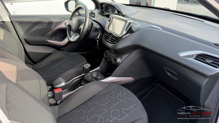 Peugeot 2008 1.2i Active