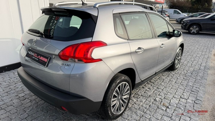 Peugeot 2008 1.2i Active