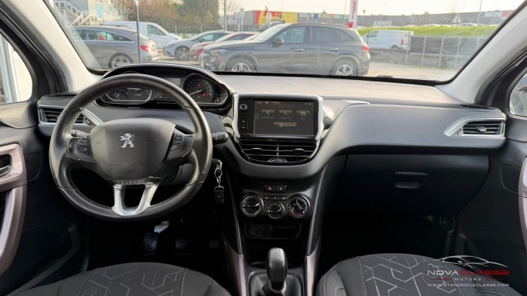 Peugeot 2008 1.2i Active