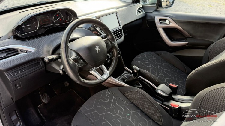 Peugeot 2008 1.2i Active