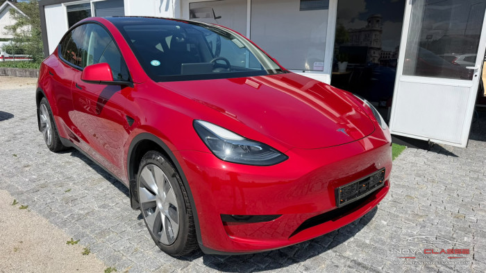 Tesla Model Y RWD