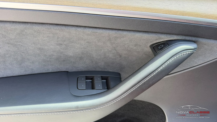 Tesla Model Y RWD