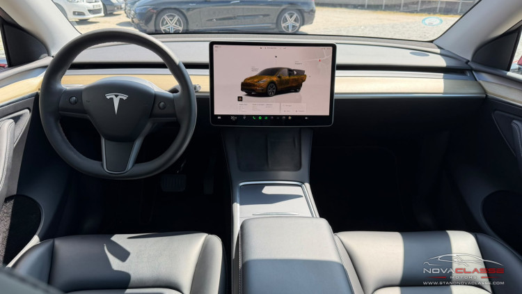 Tesla Model Y RWD