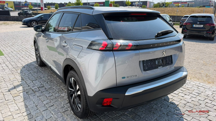 Peugeot e-2008 EV Allure Pack 50 kWh