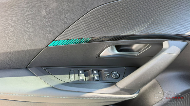 Peugeot e-2008 EV Allure Pack 50 kWh