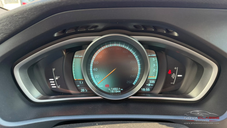 Volvo V40 D2 R Design