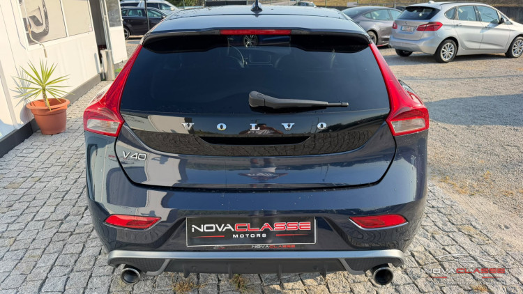 Volvo V40 D2 R Design
