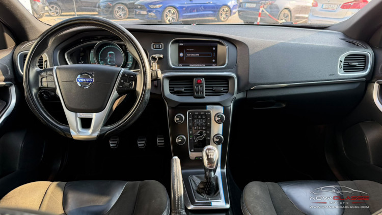Volvo V40 D2 R Design