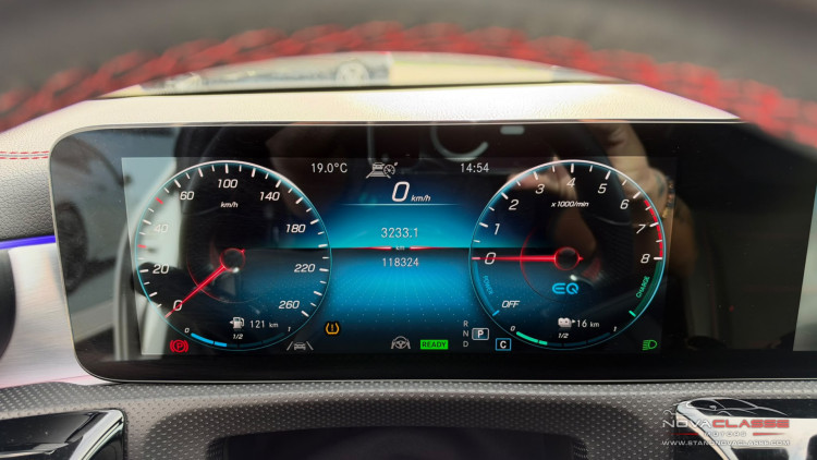 Mercedes-Benz Classe CLA 250 Shooting Brake AMG Line - H&iacute;brido