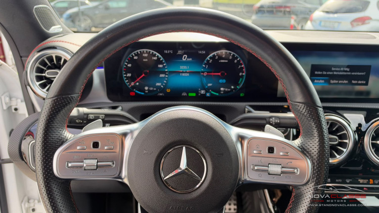 Mercedes-Benz Classe CLA 250 Shooting Brake AMG Line - H&iacute;brido