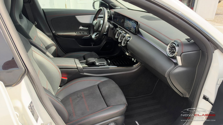 Mercedes-Benz Classe CLA 250 Shooting Brake AMG Line - H&iacute;brido