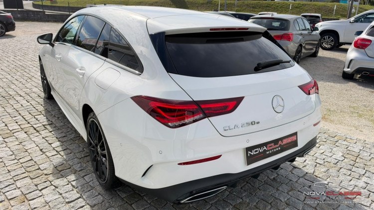 Mercedes-Benz Classe CLA 250 Shooting Brake AMG Line - H&iacute;brido