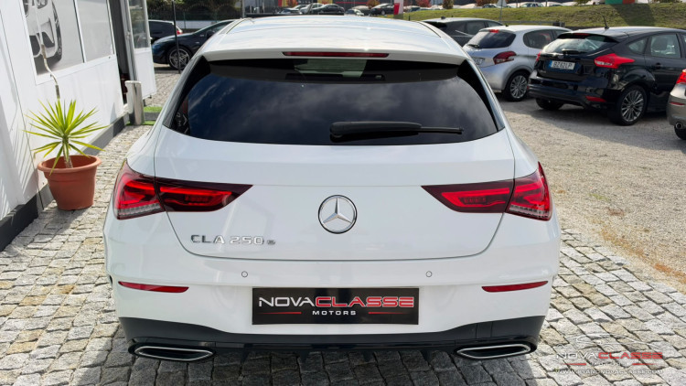 Mercedes-Benz Classe CLA 250 Shooting Brake AMG Line - H&iacute;brido
