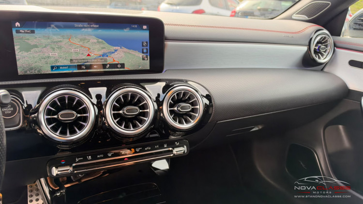 Mercedes-Benz Classe CLA 250 Shooting Brake AMG Line - H&iacute;brido